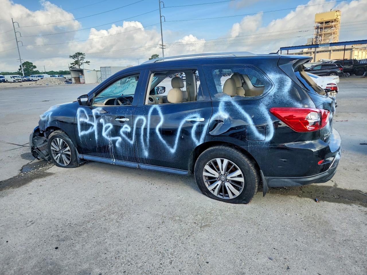 2017 NISSAN PATHFINDER S photo 4