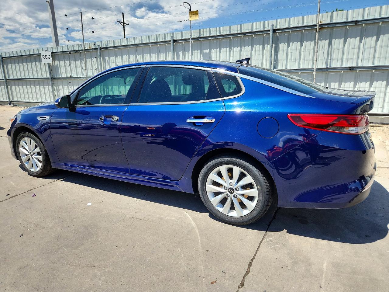 2018 KIA OPTIMA S photo 3