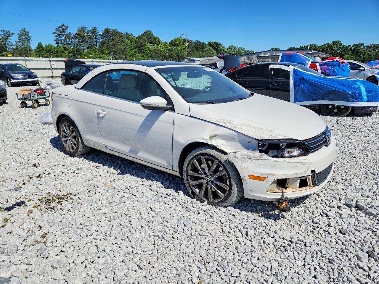 2014 VOLKSWAGEN EOS KOMFORT photo 10