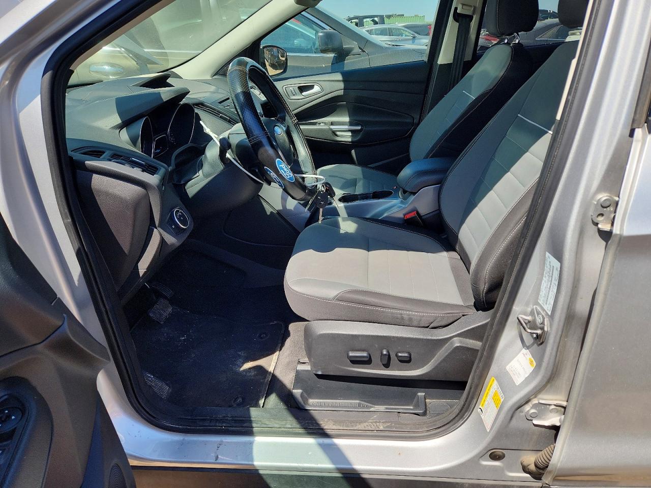 2015 FORD ESCAPE SE photo 13