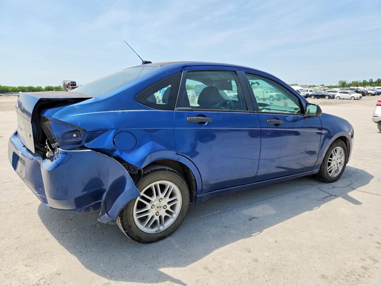 2009 FORD FOCUS SE photo 3