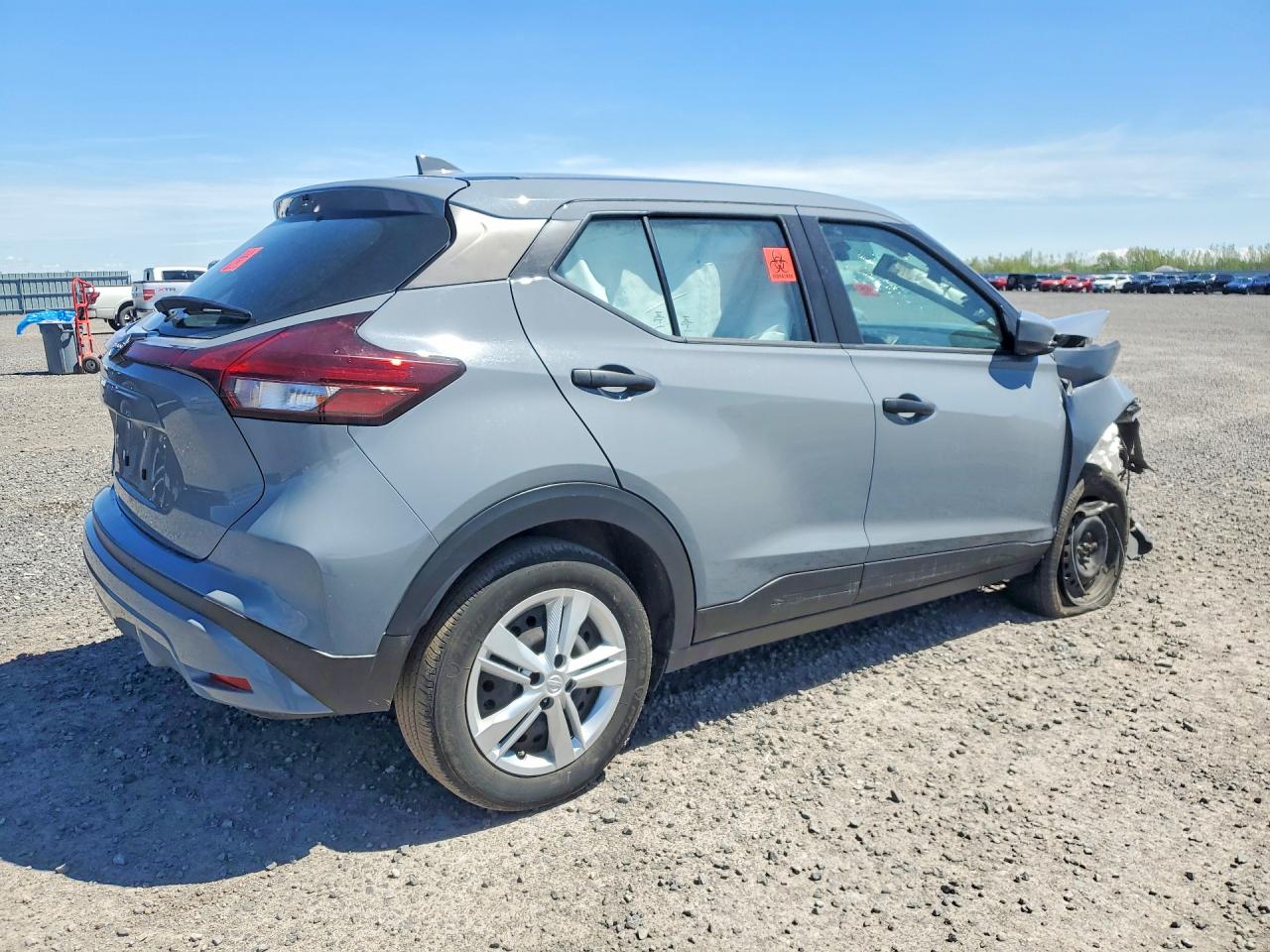 2023 NISSAN KICKS S photo 5