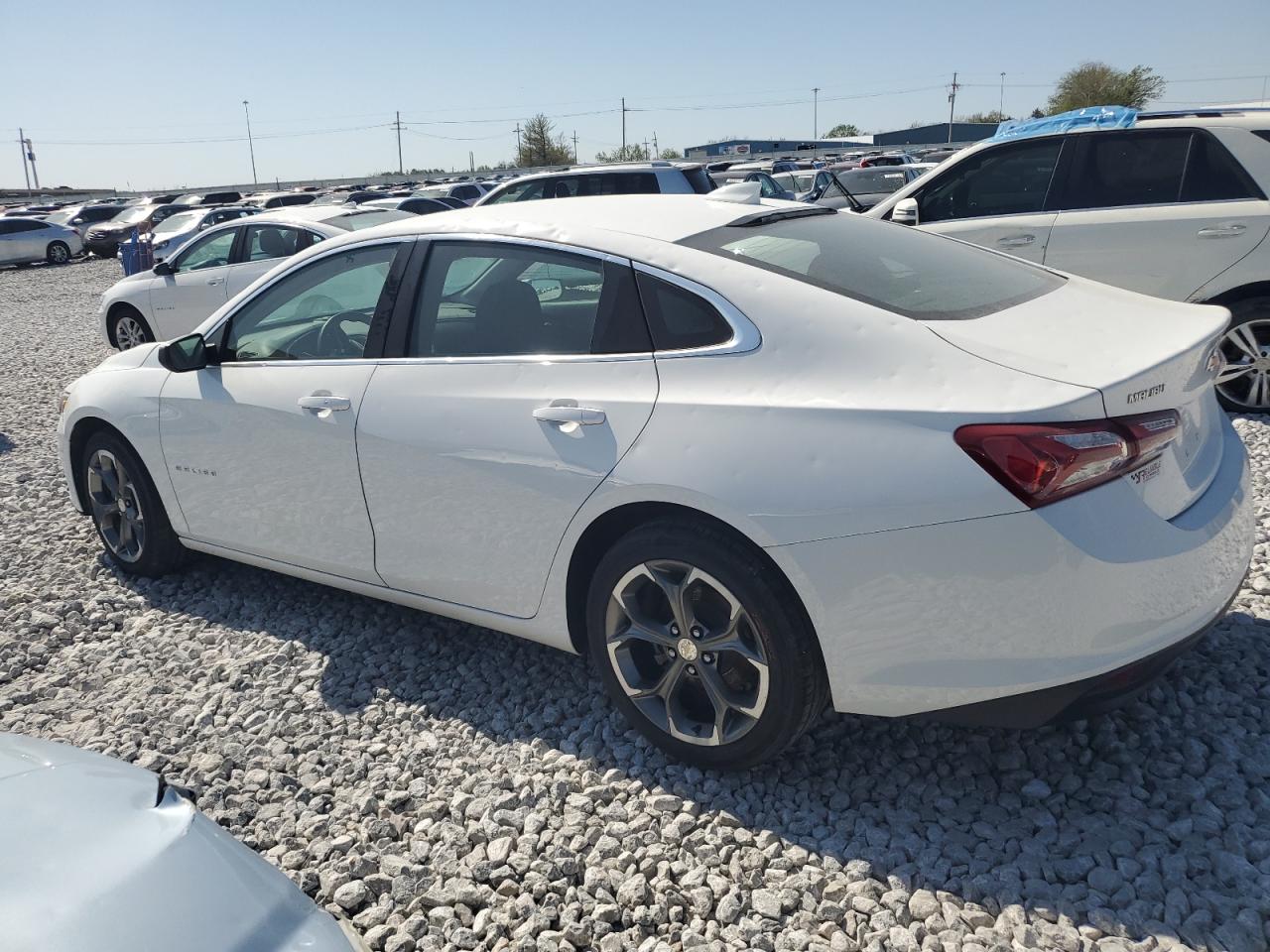 2020 CHEVROLET MALIBU LT photo 4