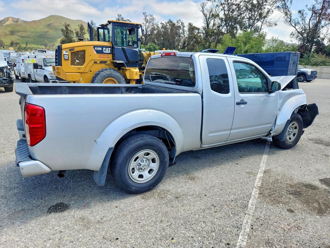 2019 NISSAN FRONTIER S photo 5