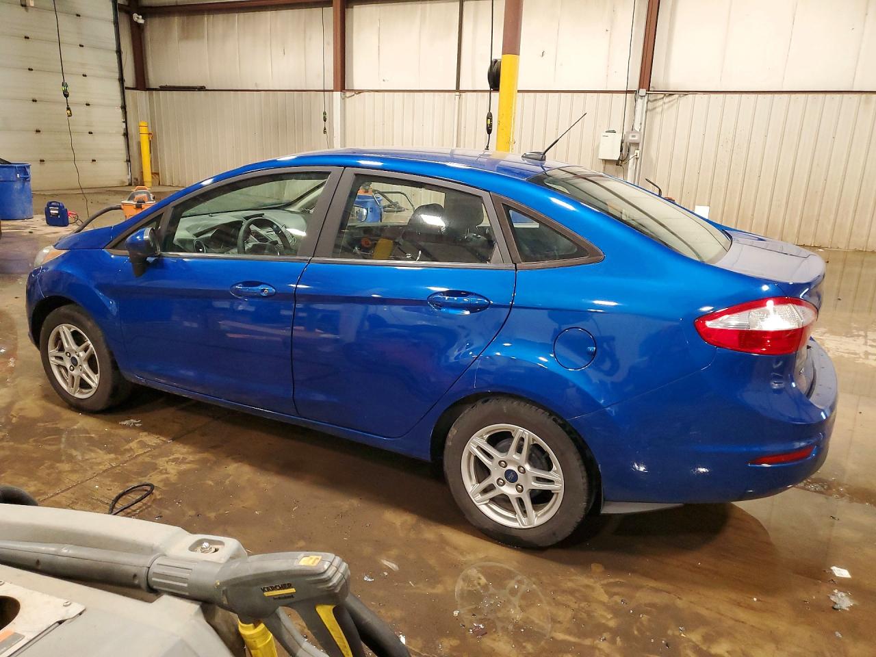 2018 FORD FIESTA SE photo 2