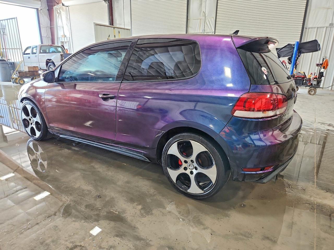 2012 VOLKSWAGEN GTI photo 2