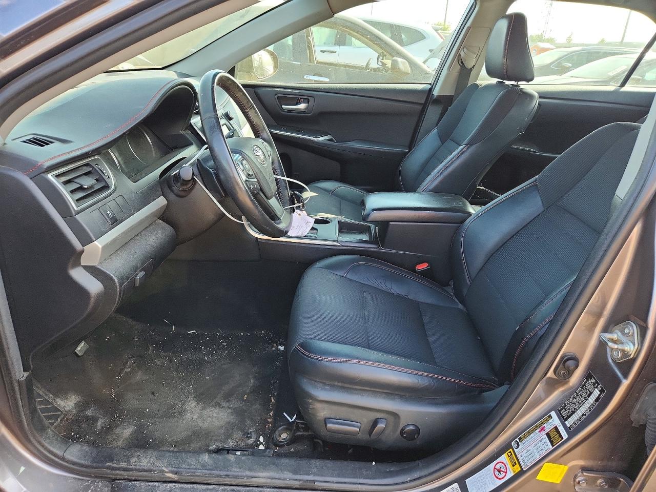 2017 TOYOTA CAMRY SE photo 19