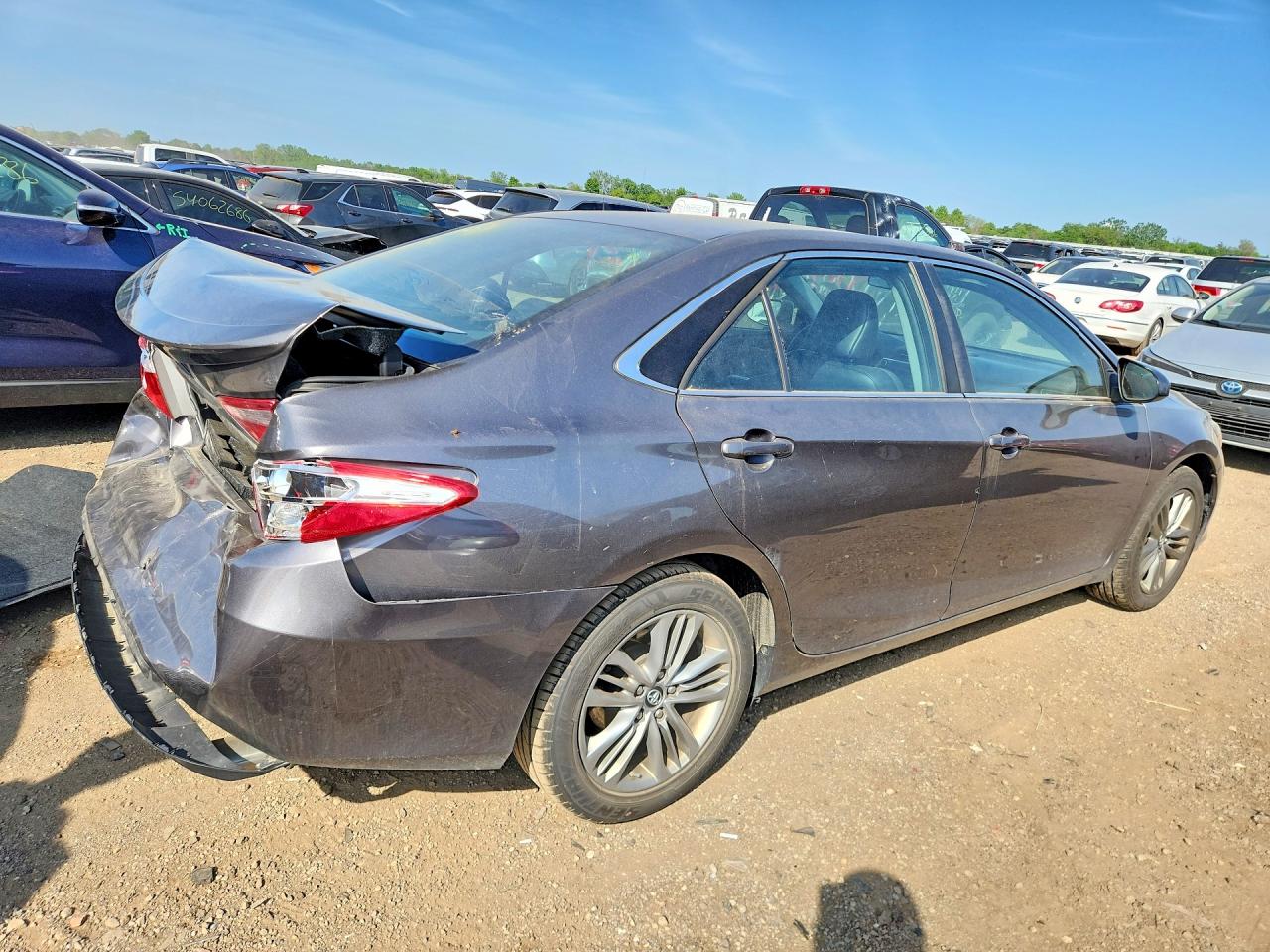 2017 TOYOTA CAMRY SE photo 7