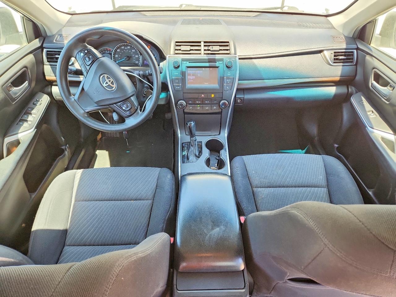 2015 TOYOTA CAMRY LE photo 15