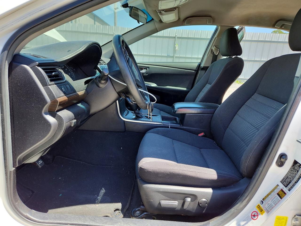 2015 TOYOTA CAMRY LE photo 13