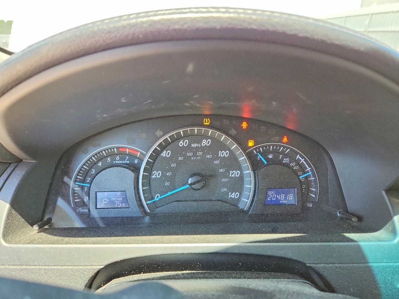 2015 TOYOTA CAMRY LE photo 17