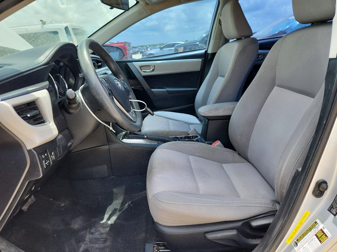 2015 TOYOTA COROLLA LE PLUS photo 13