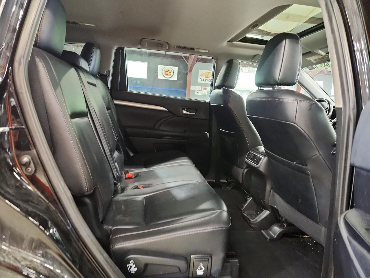 2019 TOYOTA HIGHLANDER XLE photo 21