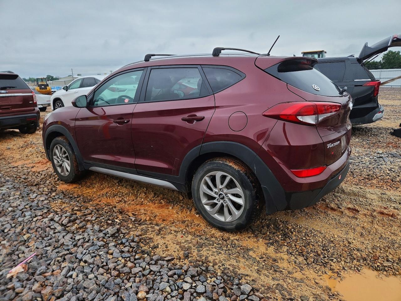 2017 HYUNDAI TUCSON SE photo 4