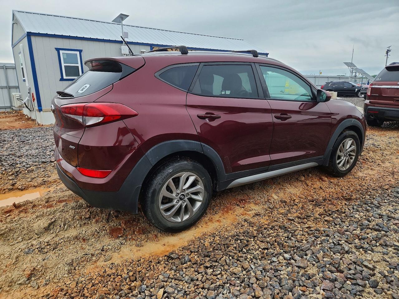 2017 HYUNDAI TUCSON SE photo 7