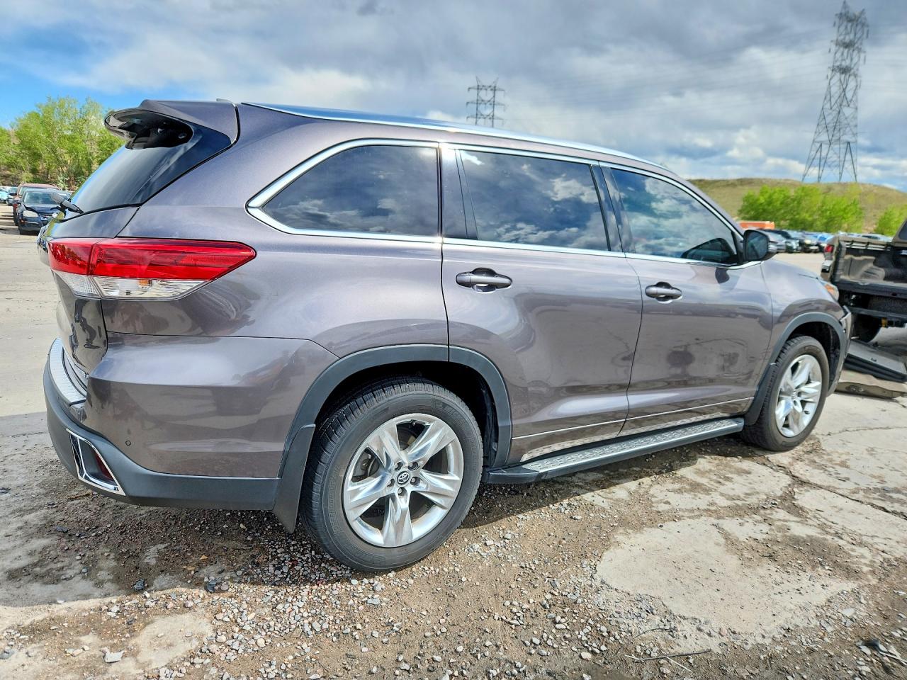 2019 TOYOTA HIGHLANDER LIMITED photo 7