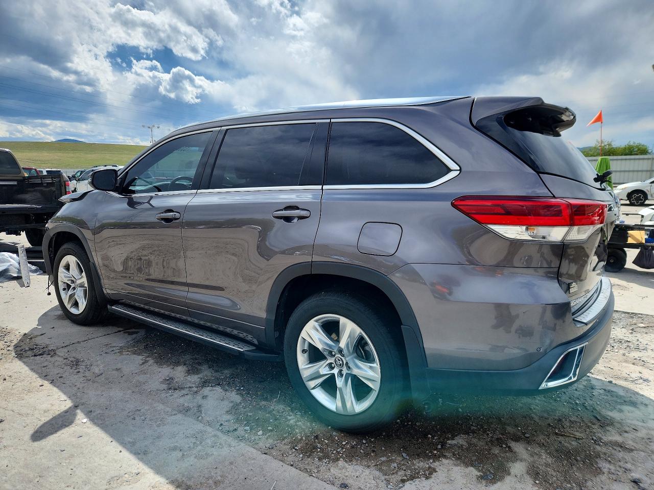 2019 TOYOTA HIGHLANDER LIMITED photo 4