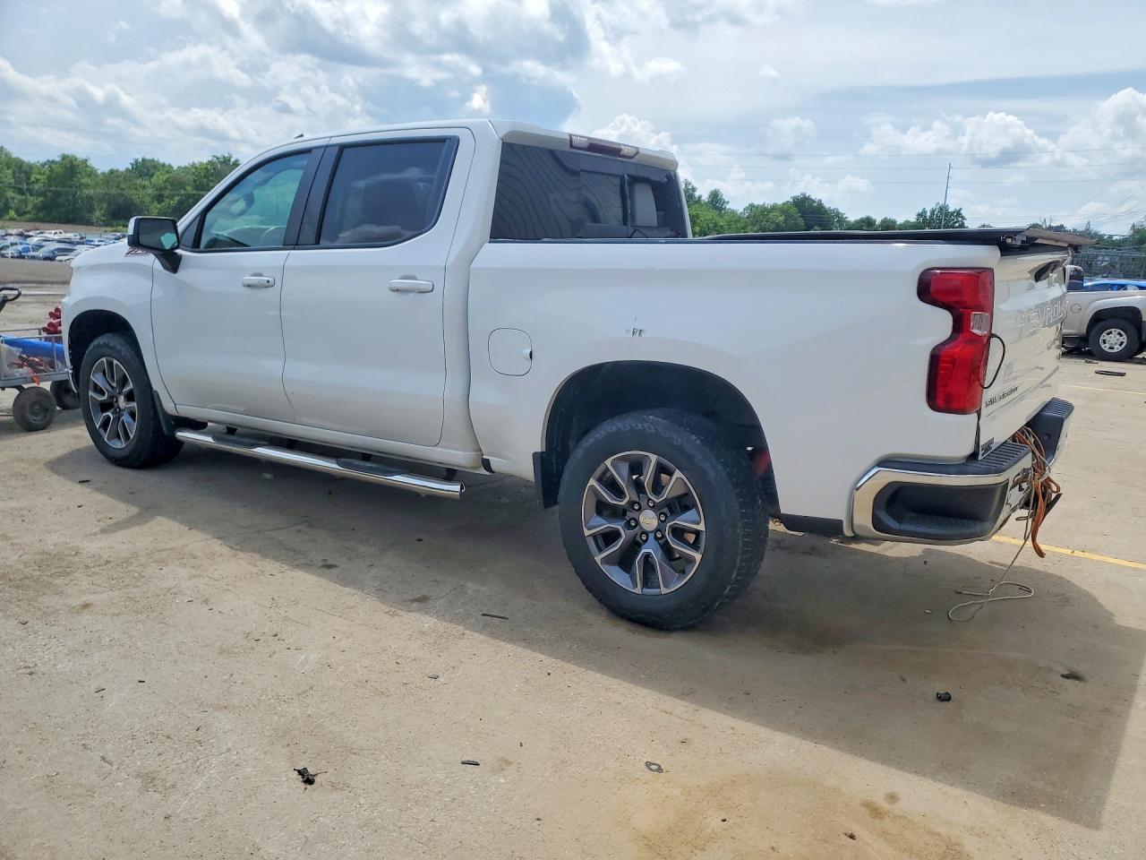 2021 CHEVROLET SILVERADO K1500 LT photo 3