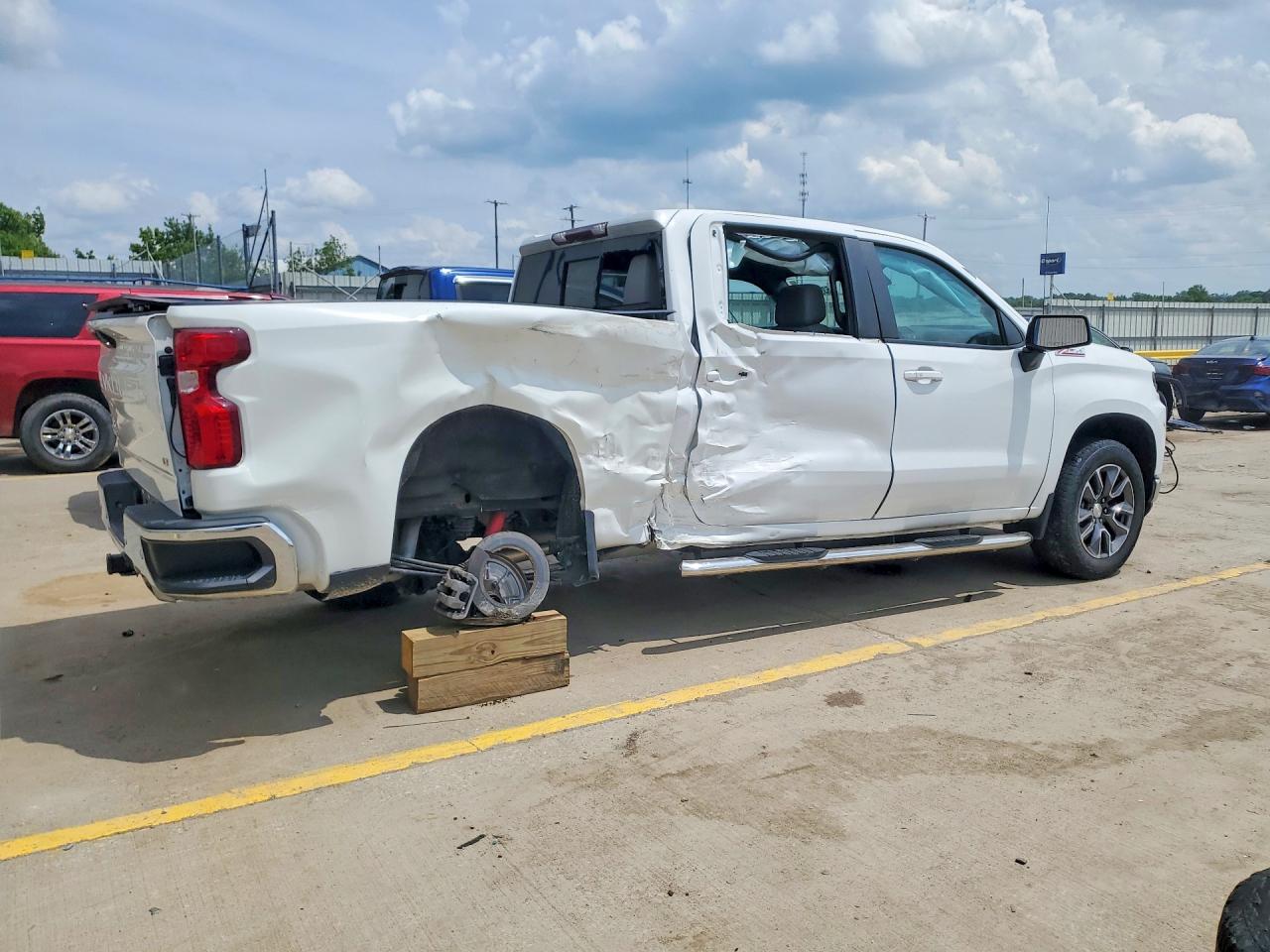 2021 CHEVROLET SILVERADO K1500 LT photo 5