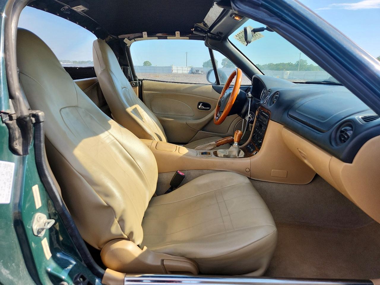 2001 MAZDA MX-5 MIATA BASE photo 22