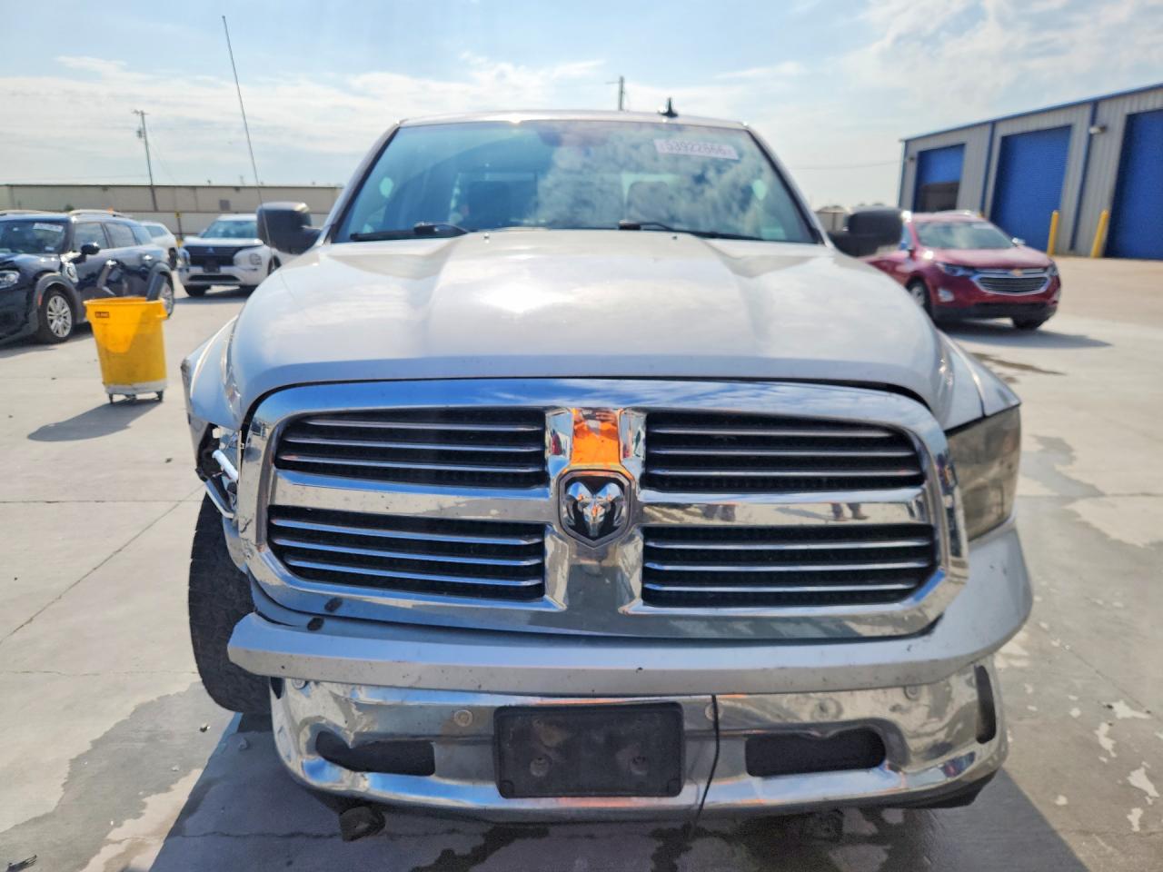 2016 RAM 1500 SLT photo 13