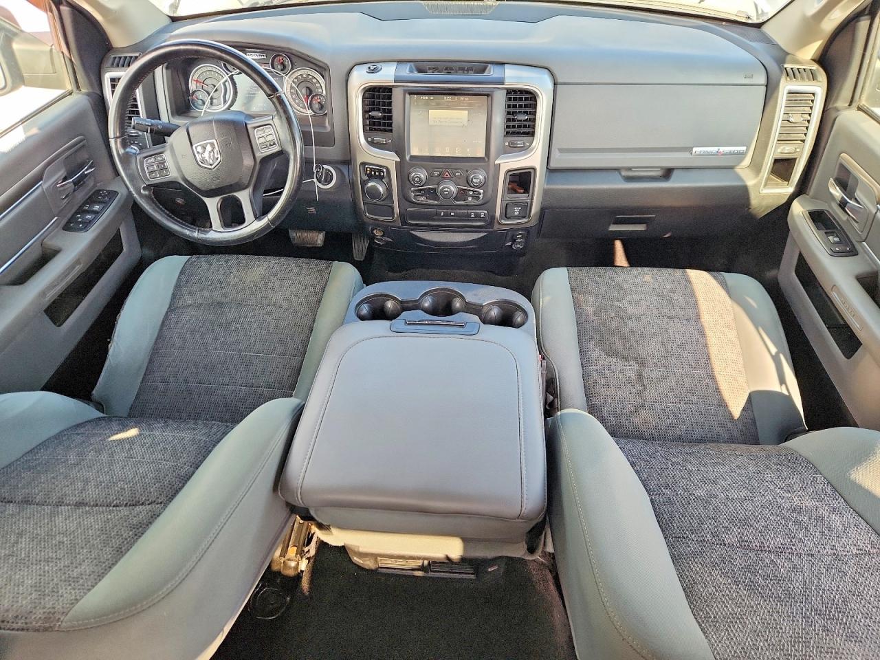 2016 RAM 1500 SLT photo 22