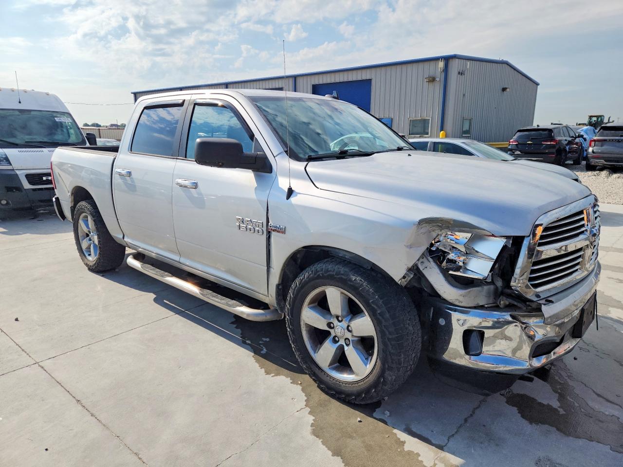 2016 RAM 1500 SLT photo 10