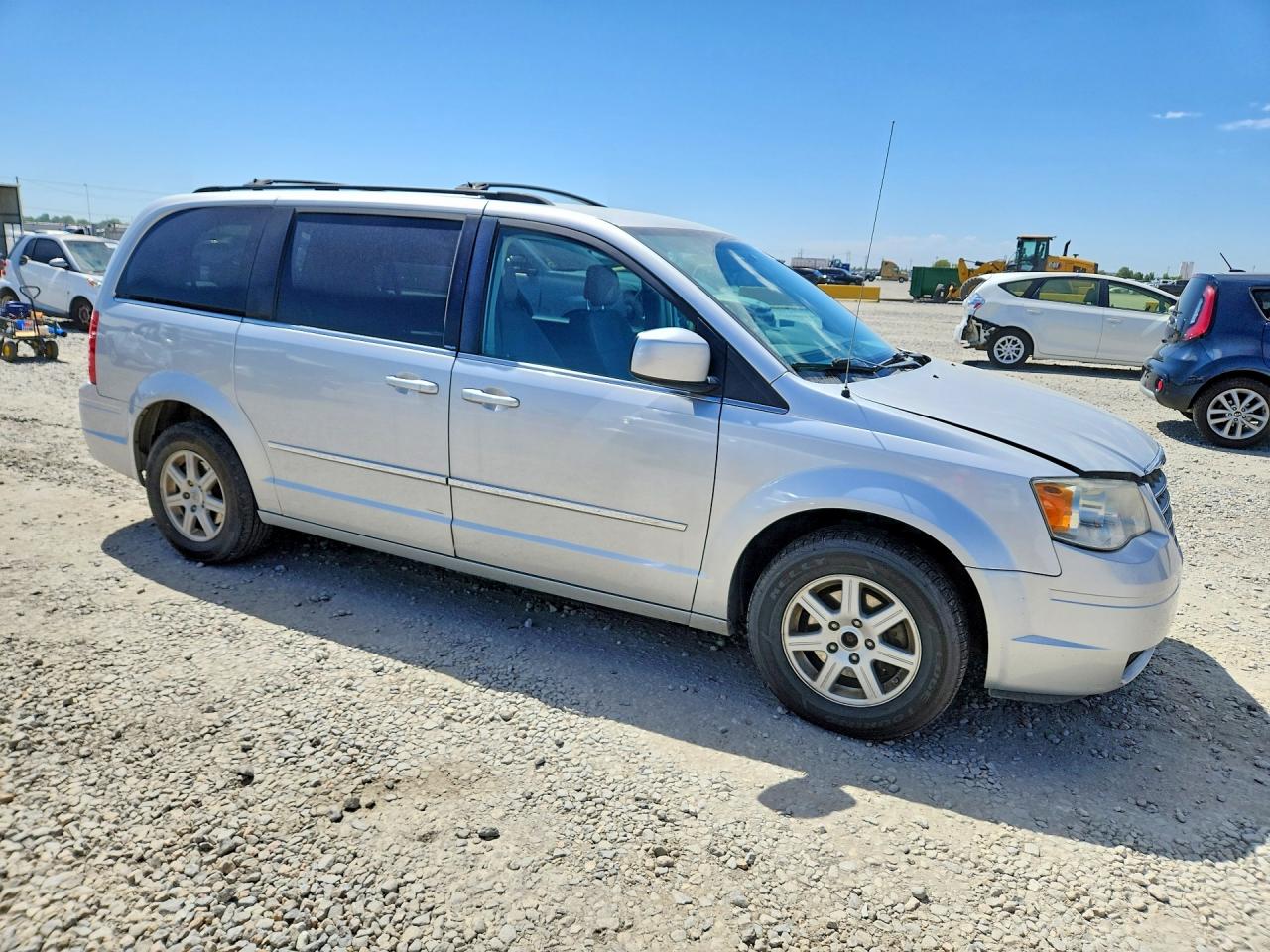 2010 CHRYSLER TOWN & COUNTRY TOURING photo 7