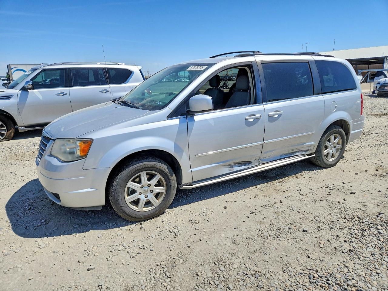 2010 CHRYSLER TOWN & COUNTRY