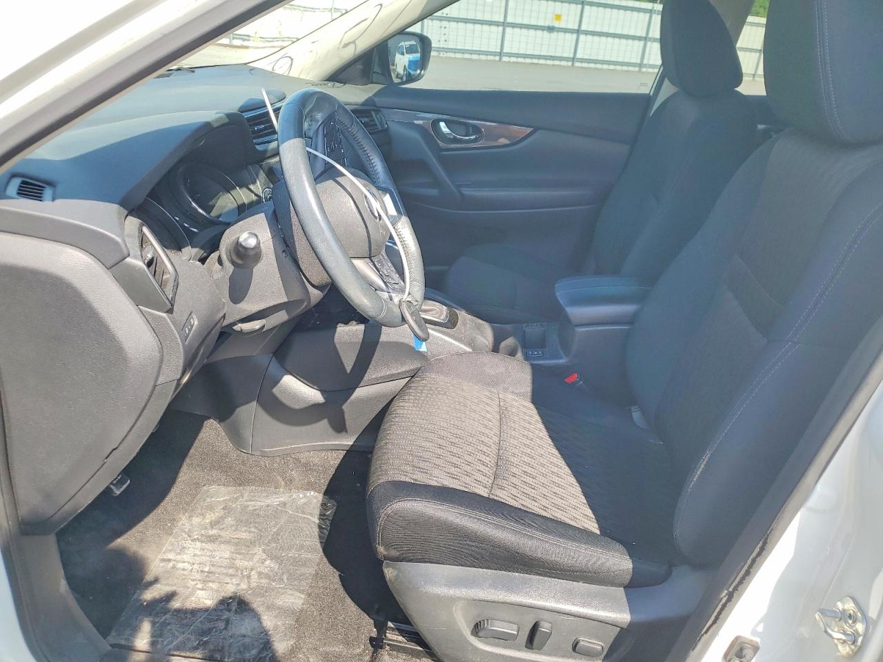 2018 NISSAN ROGUE SV photo 19