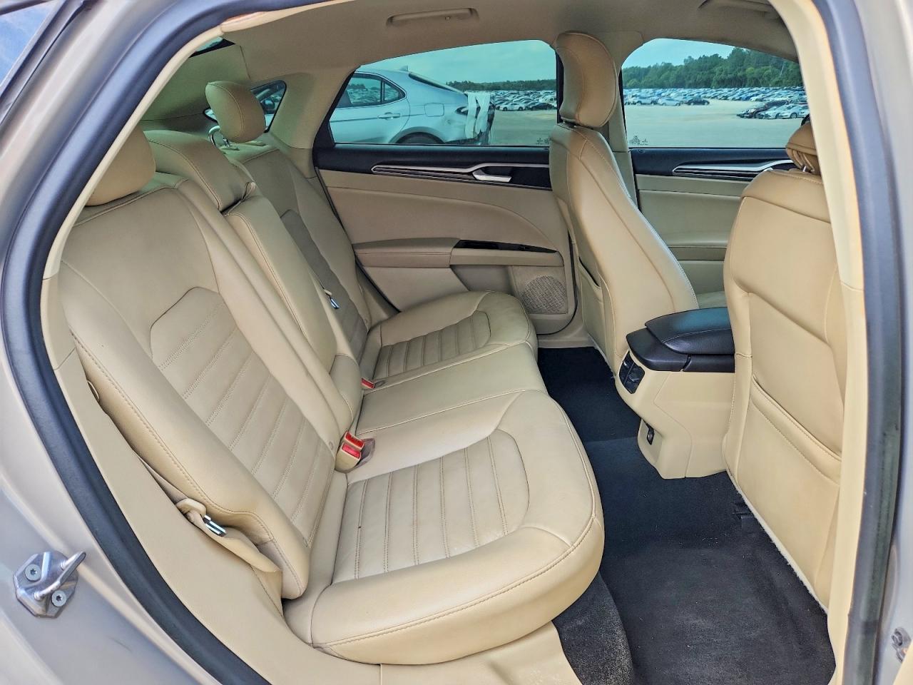 2016 FORD FUSION SE photo 28
