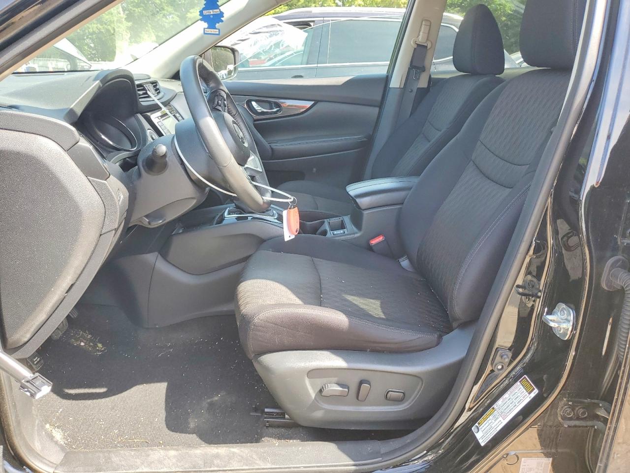 2017 NISSAN ROGUE SV photo 19