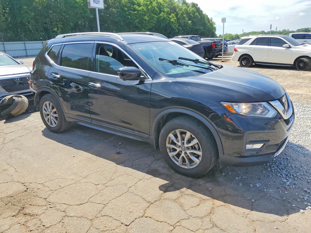 2017 NISSAN ROGUE SV photo 10