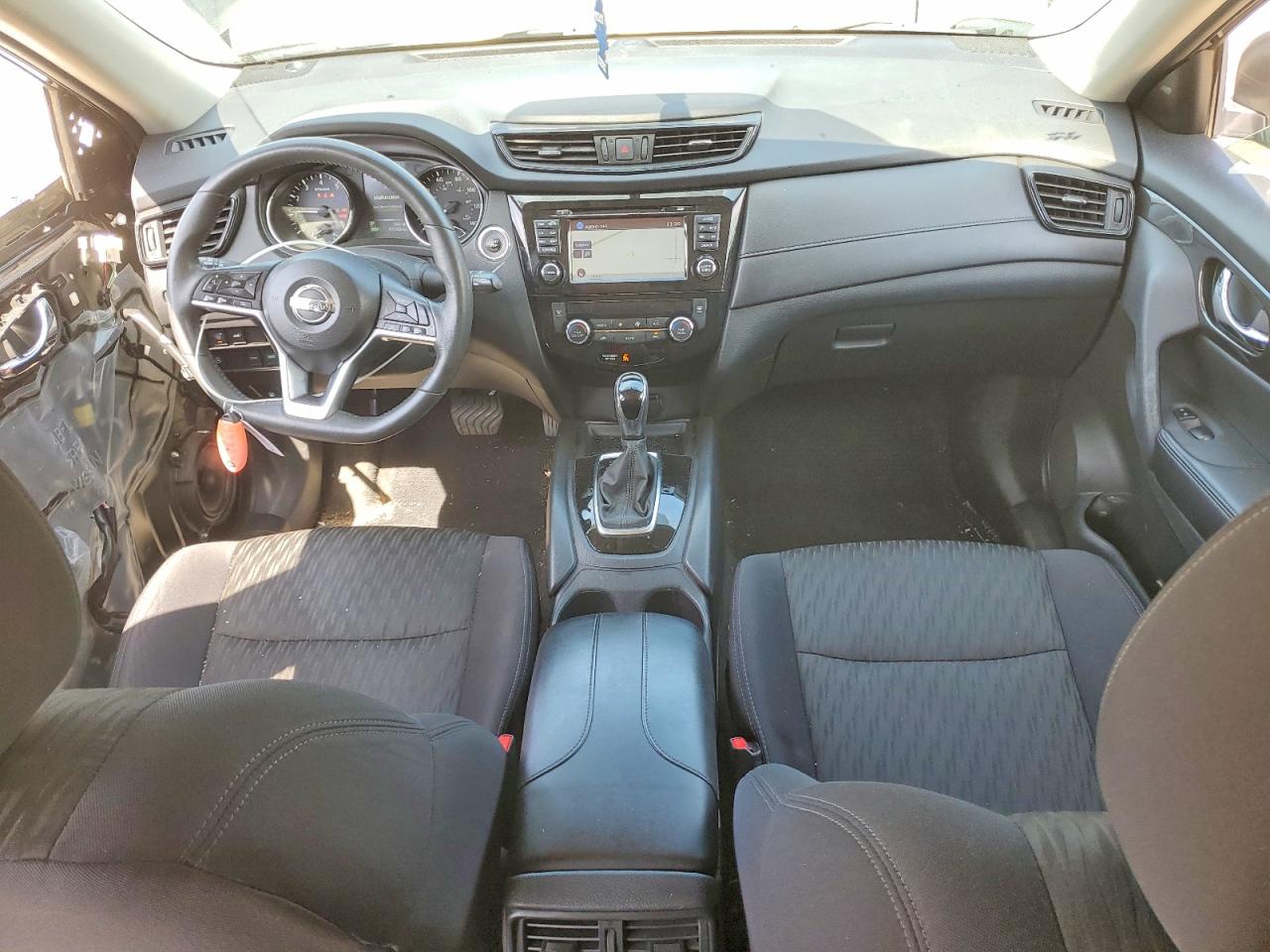 2017 NISSAN ROGUE SV photo 22