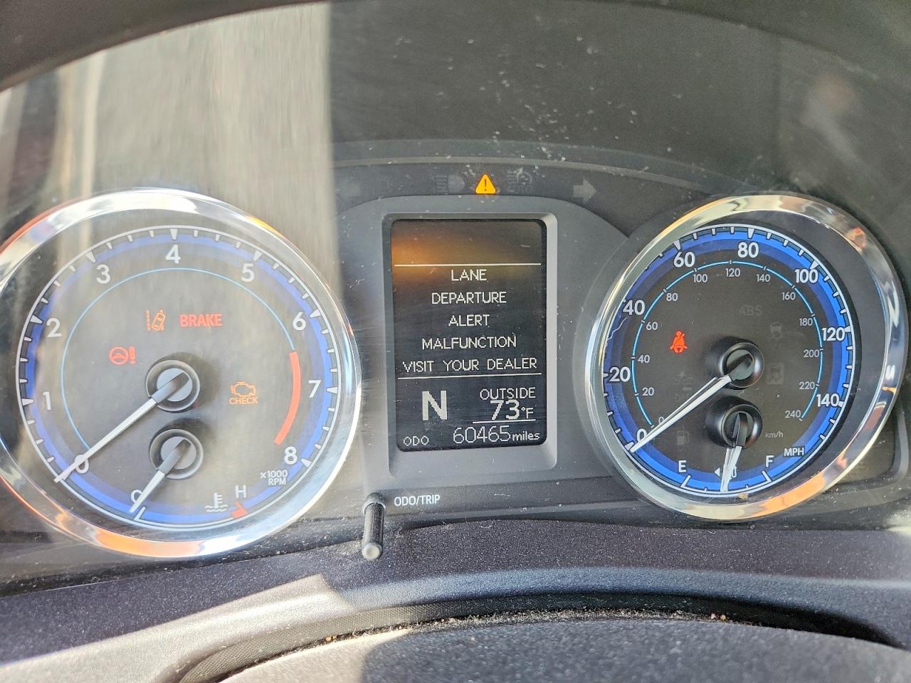 2018 TOYOTA COROLLA LE photo 9