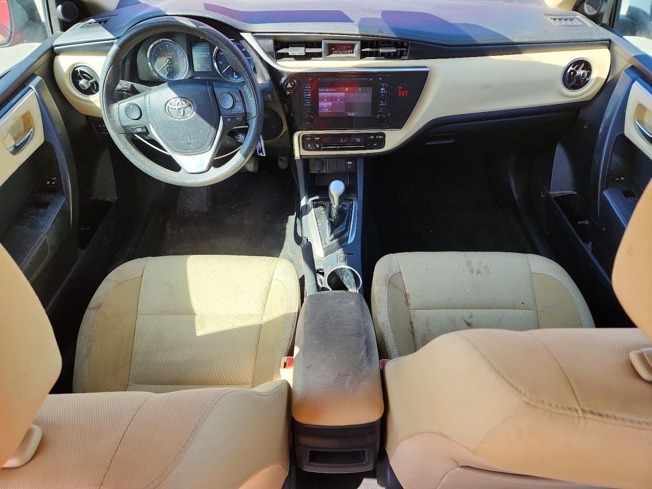 2018 TOYOTA COROLLA LE photo 8