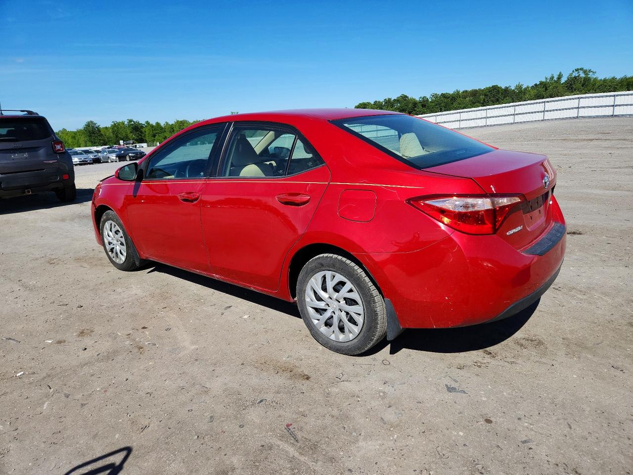 2018 TOYOTA COROLLA LE photo 2