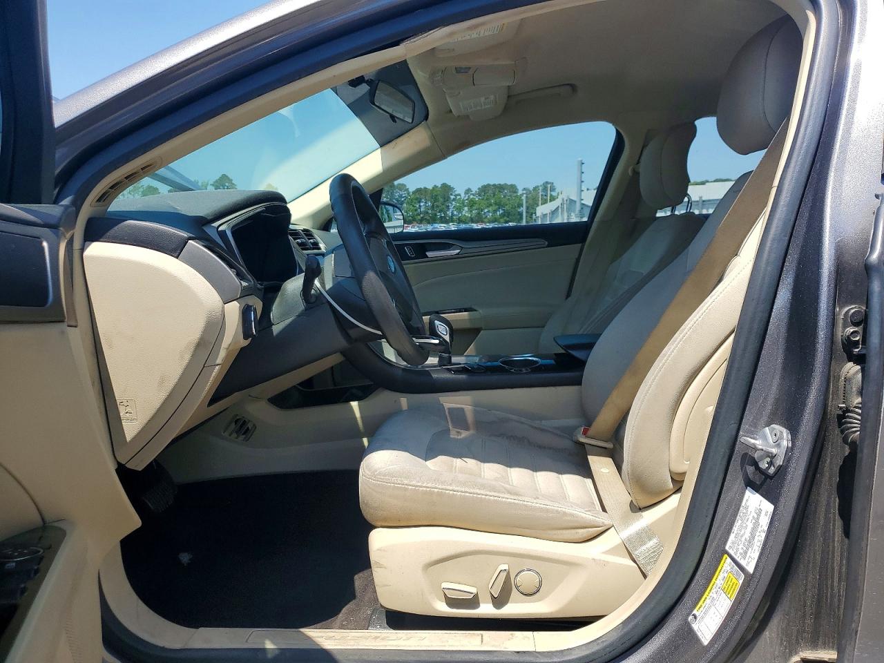 2014 FORD FUSION SE photo 19