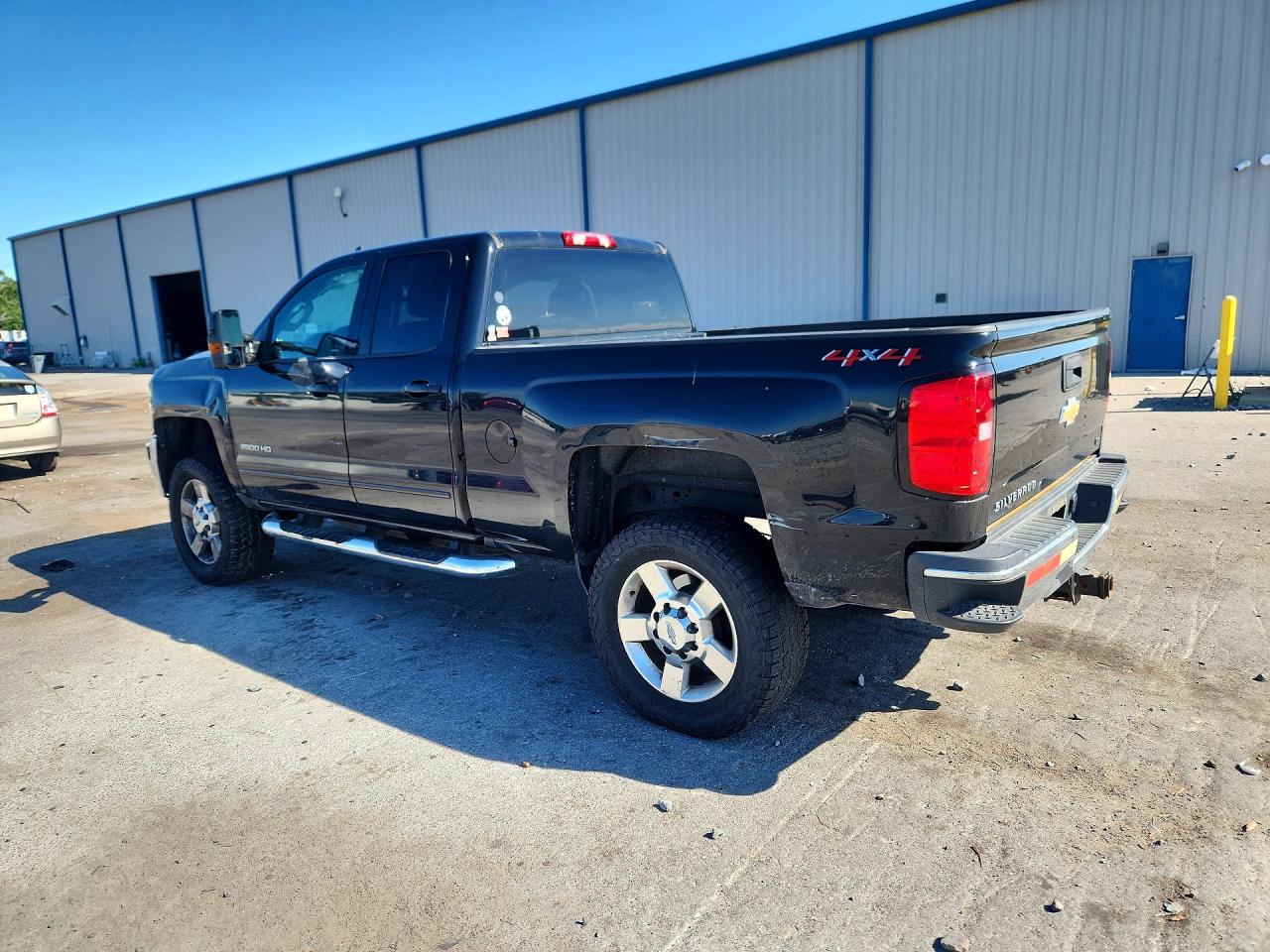 2018 CHEVROLET SILVERADO K2500 HEAVY DUTY LT photo 2