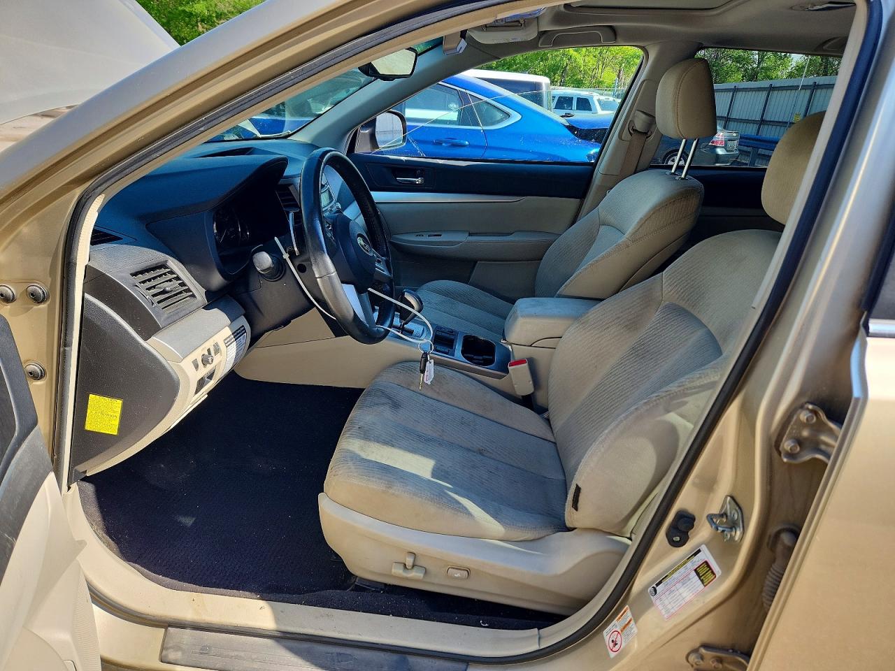 2010 SUBARU OUTBACK 2.5I PREMIUM photo 13