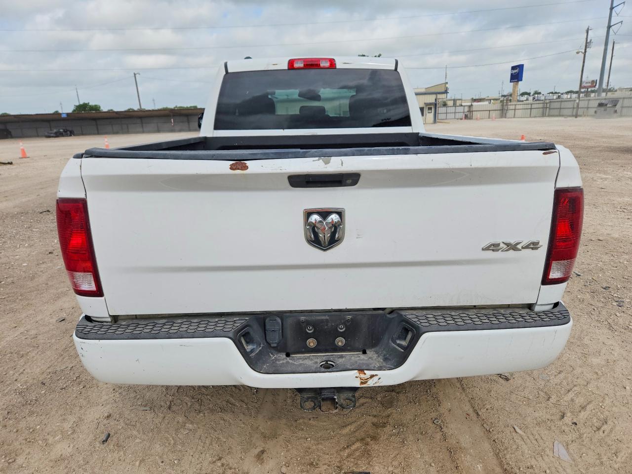 2016 RAM 1500 ST photo 16