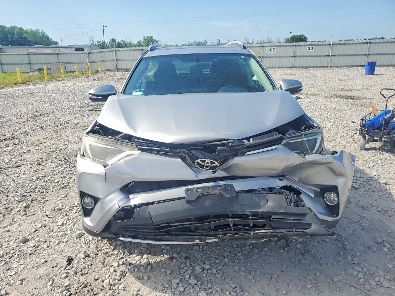 2016 TOYOTA RAV4 XLE photo 5