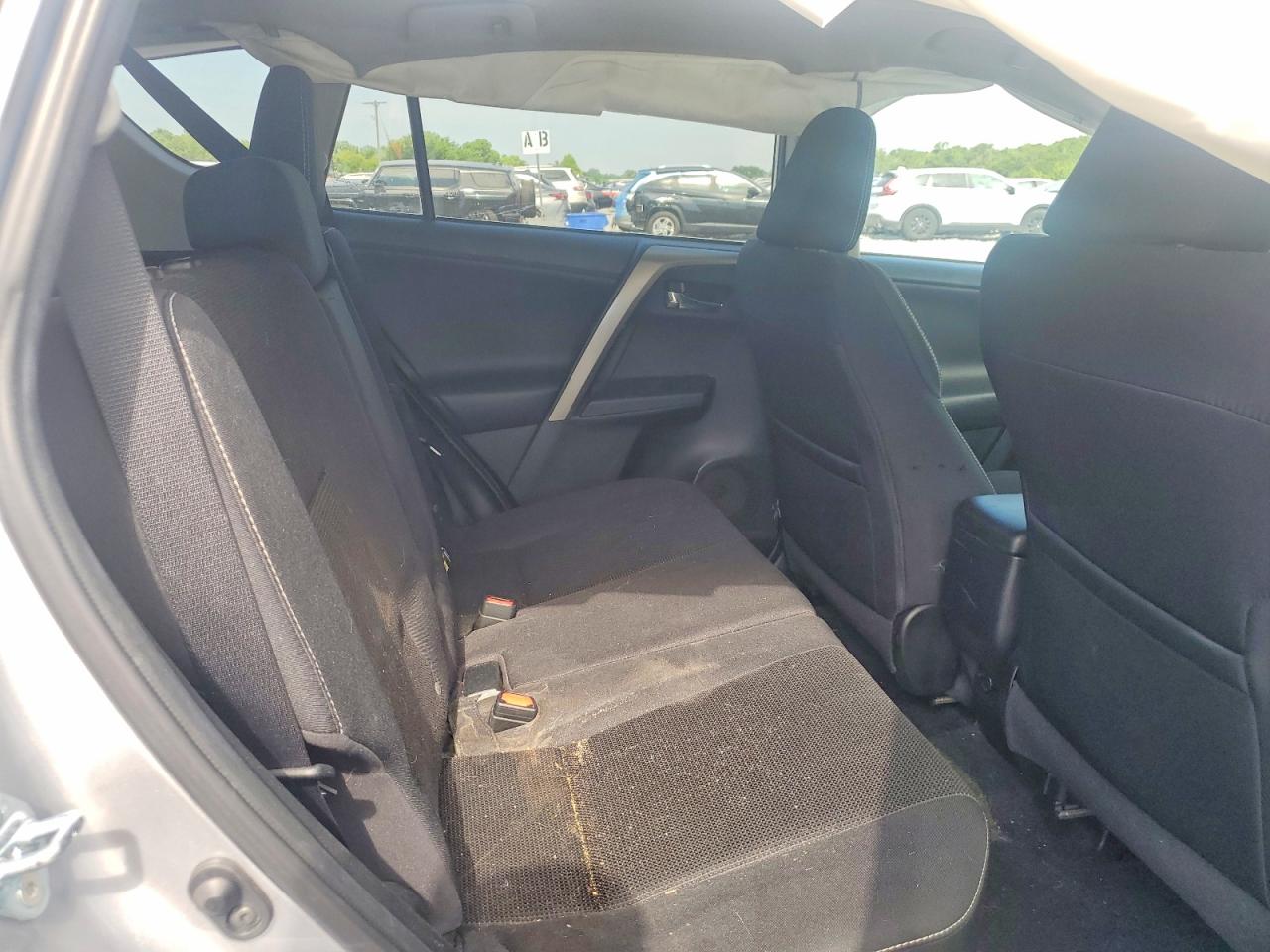 2016 TOYOTA RAV4 XLE photo 10