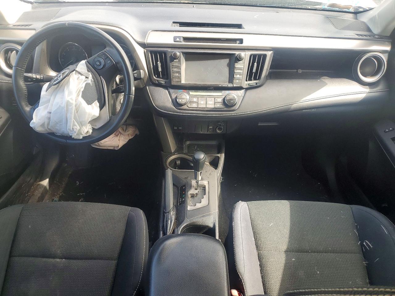 2016 TOYOTA RAV4 XLE photo 8