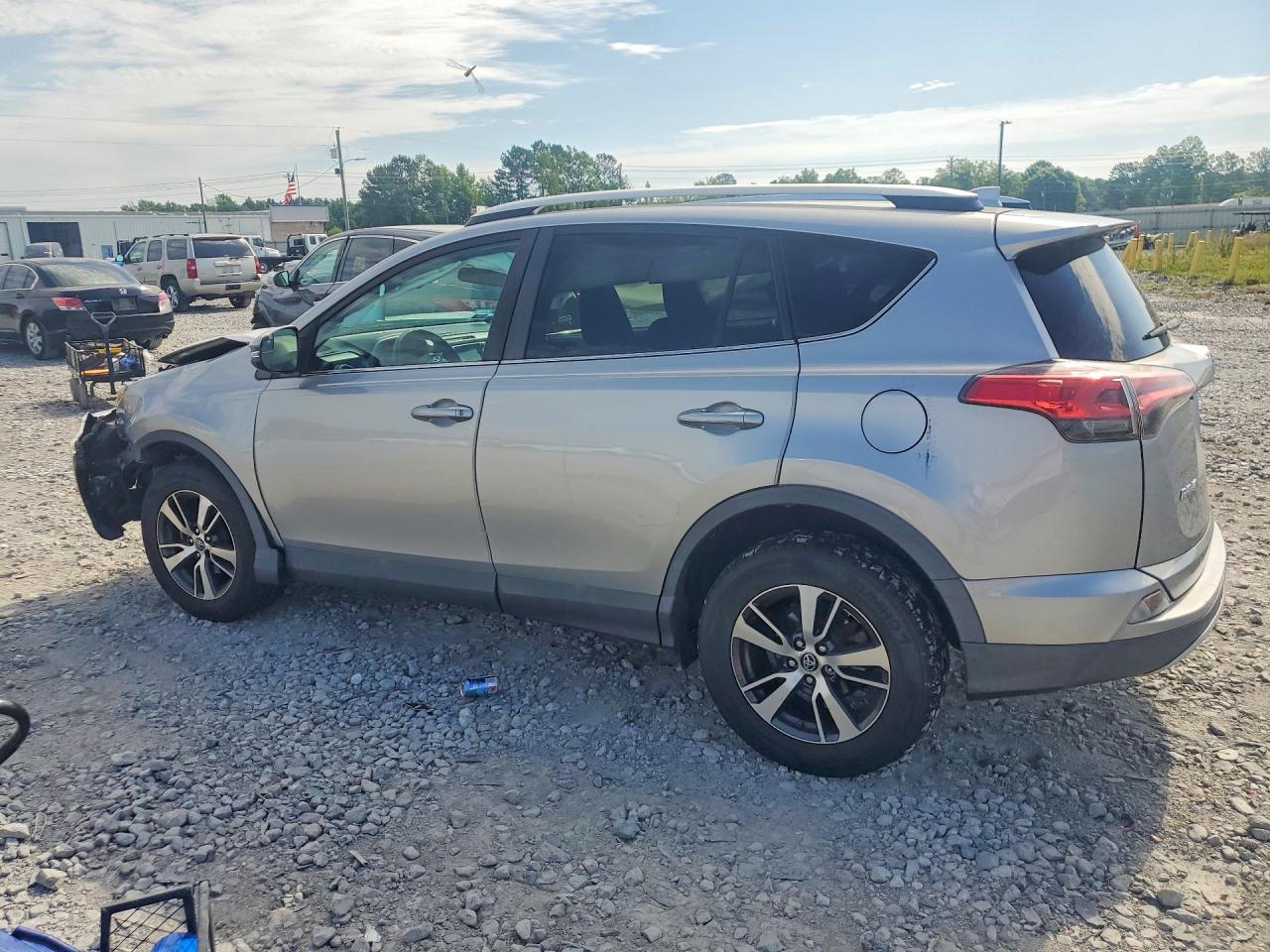 2016 TOYOTA RAV4 XLE photo 2