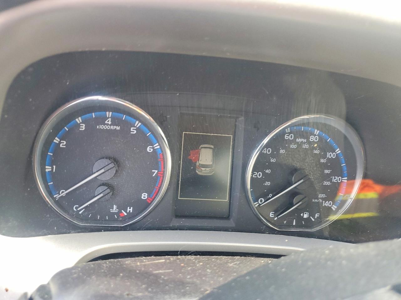 2016 TOYOTA RAV4 XLE photo 9
