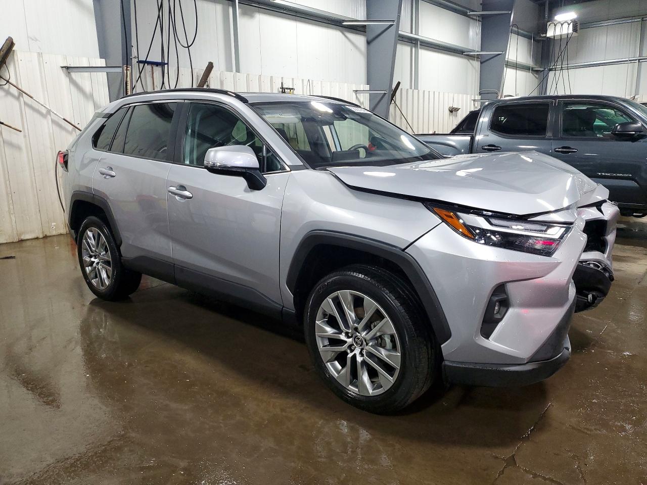 2022 TOYOTA RAV4 XLE PREMIUM photo 7