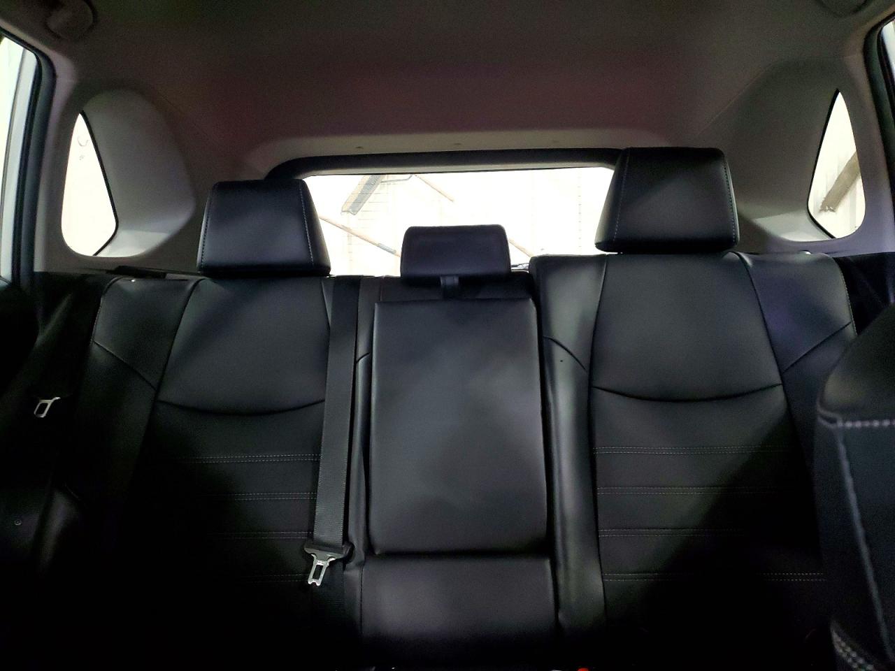 2022 TOYOTA RAV4 XLE PREMIUM photo 19