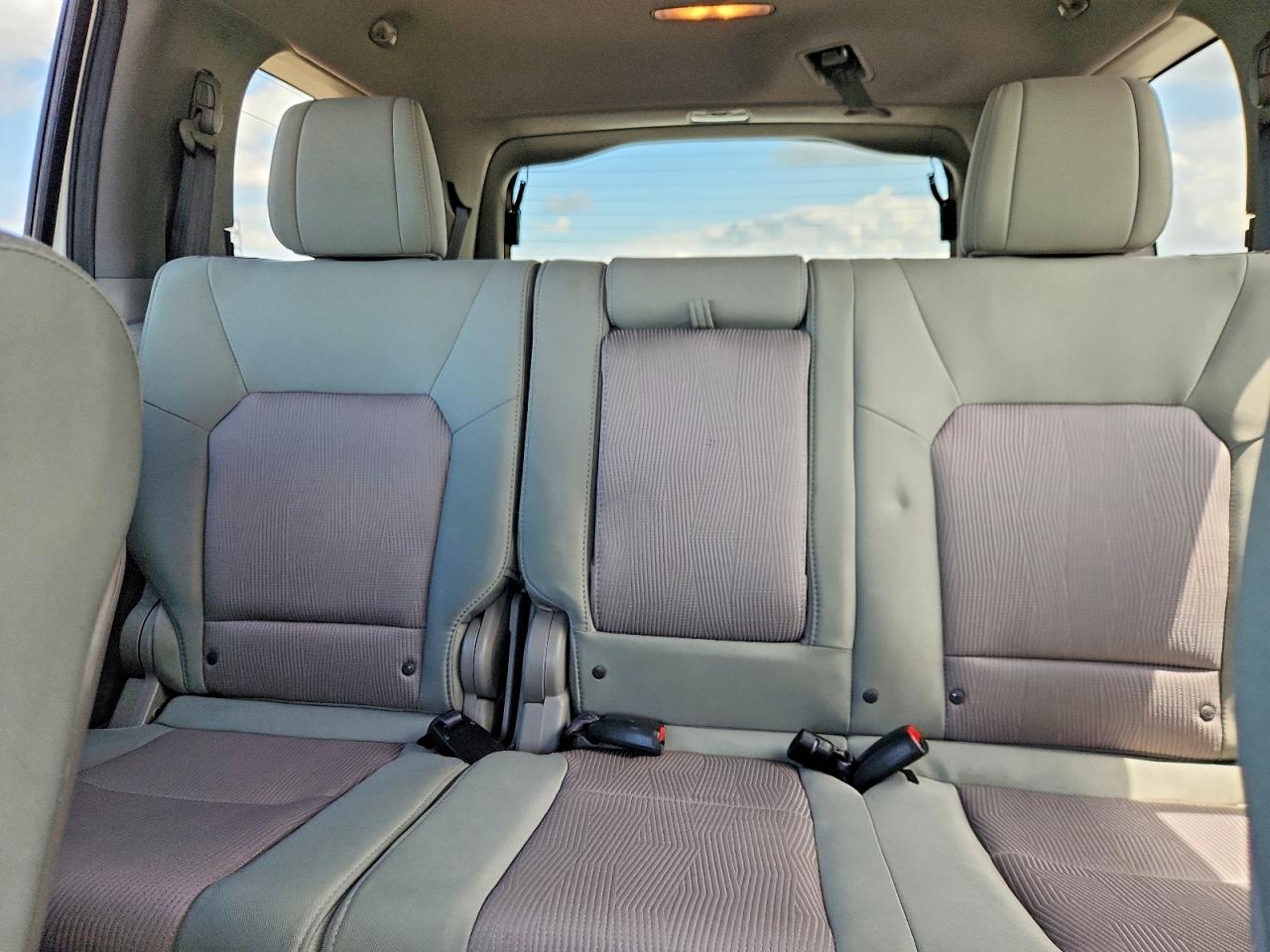 2015 HONDA PILOT SE photo 10