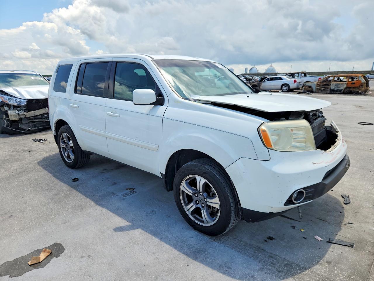 2015 HONDA PILOT SE photo 4